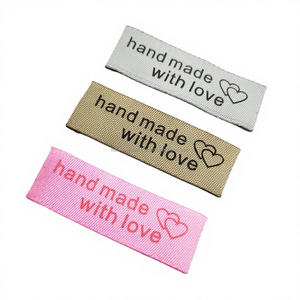 Fabricant d'étiquettes en satin bon marché étiquettes en tissu tissé pour vêtement fin plié faisant des étiquettes de machine pour sacs chemises lavables - Product Image 1