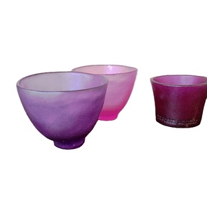 Plateau décoratif de luxe en résine ondulée arc-en-ciel, artisanal et unique, pour centre de table moderne, plateau de service pour fêtes, compatible lave-vaisselle - Product Image 3