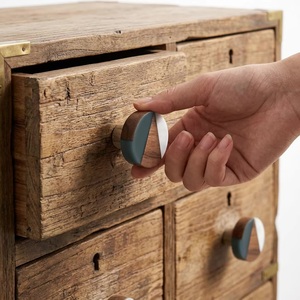 Bouton de meuble rond moderne en bois, vert sarcelle et blanc, écologique, durable, facile à installer pour tiroirs et meubles de maison ou de bureau - Product Image 5