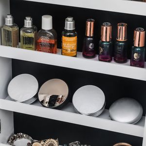 Organizzatore di Gioielli Regolabile a 4 Ripiani in Legno Bianco con Armadietto a Specchio Parziale per la Conservazione - Product Image 5