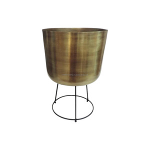 กระถางโลหะตั้งพื้นพร้อมขาตั้งสำหรับตกแต่งบ้านโรงแรมร้านอาหาร - Product Image 4