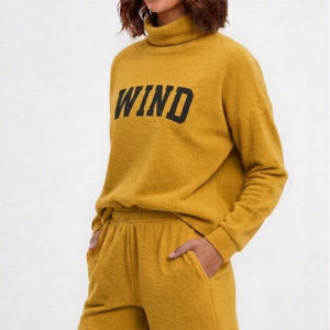 Conjunto de Sudadera Oversize de Cuello Alto con Estampado de Texto 'WIND' en Gris Oscuro y Pantalones Cortos para Mujer, Manga Larga, Estilo Casual y Deportivo - Product Image 3