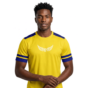 เสื้อเจอร์ซีย์คอกลมแขนสั้นสำหรับผู้ชาย สีเหลือง ผลิตจากโพลีเอสเตอร์ ระบายความชื้นได้ดี พร้อมโลโก้พิมพ์ด้านหน้า - Product Image 3