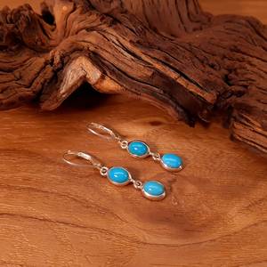 Pendientes de Turquesa Natural de Arizona, Plata de Ley 925, Chapados en Oro de 14K, con Cabujón de Piedra Preciosa y Cierre de Palanca - Product Image 2