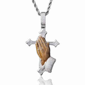 Hiphop Moissanite Diamond Pendant Iced Out Pray Cross con chapado en oro 925 Sterling Silver Custom Pendant para fiestas - Product Image 4