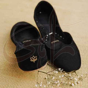 รองเท้าสั่งทำพิเศษ คุณภาพสูง พิมพ์ลายกันลื่น พื้นรองเท้ากันลื่น ทำด้วยมือ หน้าผ้ากำมะหยี่ ปักลายแฟชั่น - Product Image 5