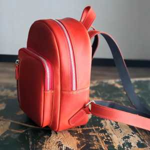 Mochila Mini Casual de Cuero Genuino, Bolso Pequeño de Cuero Real, Mochila de Viaje de Diseño de Lujo para Mujer LMBP-0014B - Product Image 3