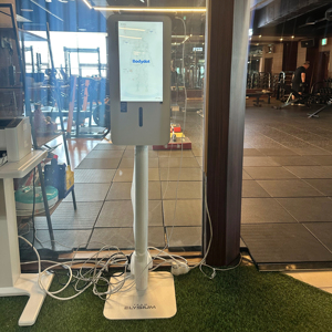 เครื่องวิเคราะห์ร่างกายอัจฉริยะ Bodydot BDF1000 ใช้พลังงาน AI โครงอะลูมิเนียมอัลลอยด์ยืดหยุ่น ไม่สามารถพับได้ ติดตามท่าทางร่างกายแบบเต็มรูปแบบ - Product Image 1