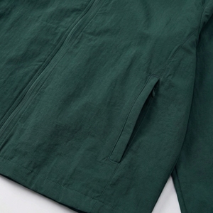 ชุดวอร์มสีเขียวสุดเทรนดี้สำหรับกิจกรรมกลางแจ้ง |   เสื้อแจ็คเก็ตและกางเกงกันน้ำน้ำหนักเบา |   ชุดกีฬาแบบ OEM ตามสั่ง - Product Image 4