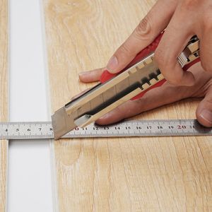 Dalles de sol en vinyle emboîtables 48 x 7,3 pouces, 10 dalles, épaisseur 5,5 mm, grain de bois naturel, revêtement de sol plastique DIY pour cuisine à clipser - Product Image 1