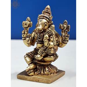 Pequeño Varaha Idol de 3 pulgadas de latón hecho a mano con esculturas de Devi Lakshmi hechas en India - Product Image 3