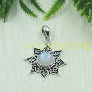 Colgante de plata de ley 925 con piedra lunar arcoíris natural, hecho a mano, diseño bohemio de sol, cabujón, joyería de piedras preciosas, regalo para mujeres, unisex. - Product Image 2