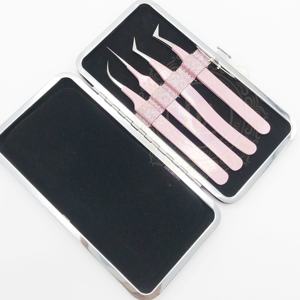 Vente en gros pince à cils durable en acier inoxydable couleur rose bébé avec points d'argent marque privée personnalisable - Product Image 3