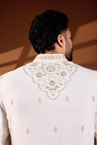 Tenue ethnique indo-occidentale haut de gamme pour homme, design floral en obsidienne noire, perles de verre, fil de soie, broderie à la main, tenue de mariage et de fête - Product Image 4
