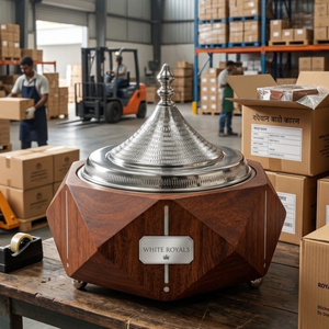 Marmite isotherme à double paroi en acier inoxydable, avec coque extérieure en bois à facettes, design moderne, pour service buffet et plats chauds - Product Image 6