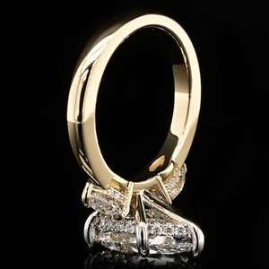 Bague en moissanite de 5 carats à trois pierres en forme de poire, argent sterling 925, luxe unique pour les femmes, vente directe d'usine - Product Image 2