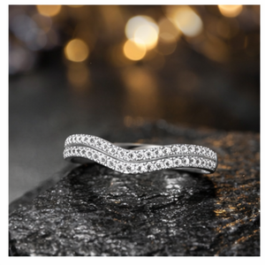 Bague empilable de luxe en argent 925 plaqué or avec diamant de laboratoire tendance, sertie de griffes, cadeau parfait personnalisé pour fiançailles et mariage féminin - Product Image 4