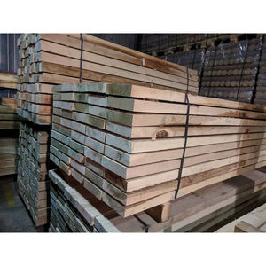 Vigas triples de madera blanda de alta resistencia, ideales para vigas, travesaños, techos y estructuras a gran escala. - Product Image 1