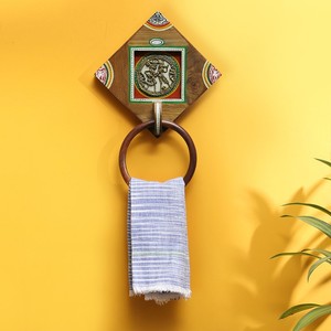 Toallero de madera de Sheesham con herrajes de latón |   Accesorios de Baño Hechos a Mano al por Mayor - Product Image 1