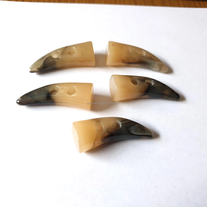 Botón de palanca de cuerno de buey de búfalo pulido hecho a mano para accesorios de ropa palanca de 2 agujeros con logotipo de abrigo para decoración de FWE - Product Image 4