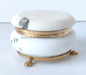 Joyero de mármol ecológico hecho a mano, diseño redondo pintado a mano para anillos y pendientes, almacenamiento elegante de Artisan Craft - Product Image 1