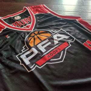 Uniforme de Baloncesto Personalizado, Transpirable, Talla Grande, Ligero, de Malla, con Estampado, Servicio OEM, Protección UV, Secado Rápido - Product Image 1