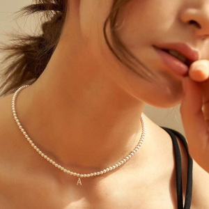 Collar de Perlas Naturales de Agua Dulce con Forma Barroca, con Cuentas Doradas y Cadena para Clavícula, que Irradia Elegancia - Product Image 2