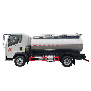 HOWO 4x2 5CBM <strong>Milk</strong> Tank <strong>Truck</strong> 304 Stainless Steel <strong>Mini</strong> <strong>Milk</strong> <strong>Tanker</strong> <strong>Truck</strong> Food Grade tank <strong>Truck</strong> Factory Supply for Sale - Product Image 1