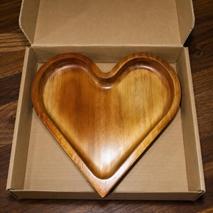 Plateaux de service en bois en forme de cœur, ensemble de vaisselle rustique réutilisable pour noix, fruits secs et collations - Product Image 3