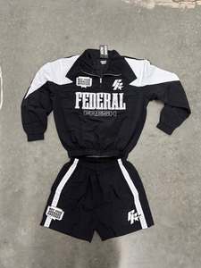 ชุดเซ็ตเสื้อแจ็คเก็ตและกางเกงขาสั้นผู้ชายแบบ OEM สั่งทำได้ ขายดี คุณภาพพรีเมียม ผลิตจากไนลอน กันลม รุ่นใหม่ล่าสุด - Product Image 5
