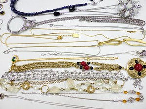 Enormous Prices <b>Marvellous</b> Quality China Pre-owned Charm Assorted Lot 50 Items Casual Style Women Fashion Pendant <b>Necklaces</b> - Product Image 5