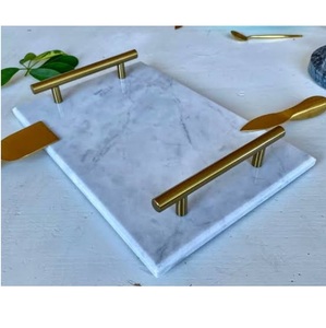 Bandeja de Servir Rectangular de Mármol Blanco Más Vendida, con Asa de Metal Chapada en Oro, Diseño Único y Elegante - Product Image 3