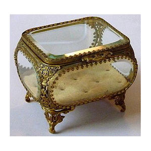 Boîtes à bijoux modernes en verre biseauté avec couvercle à charnières et détails en laiton |   Boîte à souvenirs élégante personnalisable faite à la main - Product Image 6