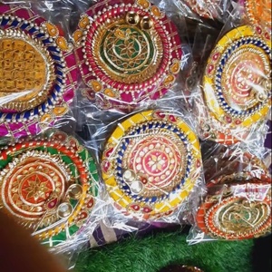 Juego de Thali de Diseño para Pooja con Kalash, Soporte para Roli y Chawal, y Varilla Decorativa, Accesorio Tradicional para Puja, Festivales y Rituales - Product Image 1