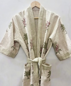Robe kimono longue unisexe en coton imprimé à la main en Inde, col en V, manches courtes, écologique, motif floral palmier - Product Image 4