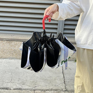 Sombrilla Plegable de Goma Negra con Diseño de Dibujos Animados de Alta Calidad, Protección UV, Manual, para Mujer - Product Image 4