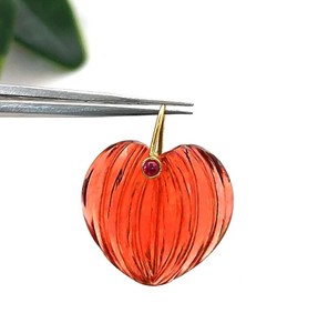 Colgantes de Corazón de Granate Tallados a Mano con Cuarzo Rosa y Aro de Oro - Dijes de Doble Piedra - Product Image 1