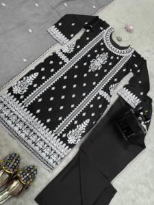 Elegante Salwar Kameez Moderno de Seda Semi-Chinon con Bordado Intenso, Ropa India Pakistaní para Eventos de Invierno, Interior de Seda Romana - Product Image 5