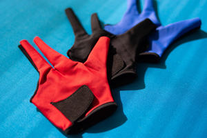 Guantes de Snooker Personalizados de 3 Dedos, Duraderos, Antideslizantes y Transpirables para Jugadores Profesionales de Mesa, para Bolas de Snooker y Billar - Product Image 4