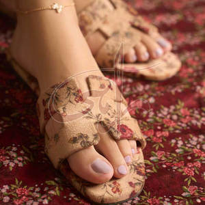 Chaussures pour femmes, style neutre, motif floral délicat, charme classique, styles modernes, designs uniques, beige naturel, imprimé, antidérapant, tendance de la mode - Product Image 5