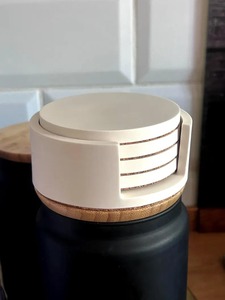 Sous-verre tendance en résine au design artistique et vibrant, ustensile de cuisine écologique avec diamètre personnalisable - Product Image 3