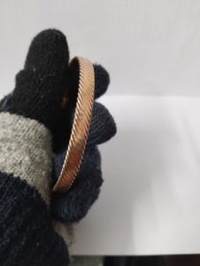 Bracelet en cuivre avec motif en relief, bijoux en métal de luxe pour hommes et femmes - Product Image 4