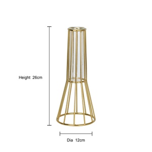 Vase de table moderne en métal industriel Gallery Edit avec tube en verre, hauteur 26 cm, noir, porte-fleurs décoratif - Product Image 1
