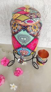 Distributeur d'eau en cuivre à motif mandala coloré avec couvercle et ensemble de tasses assorties - Product Image 2