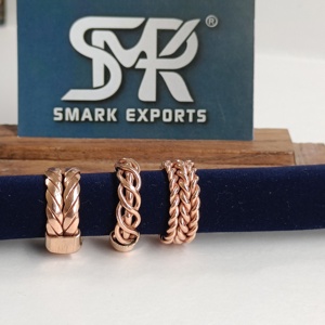 Bague en cuivre tressée à maillons épais, faite à la main, bande en cuivre tissée, audacieuse, style traditionnel et moderne, thérapie magnétique, légère - Product Image 2