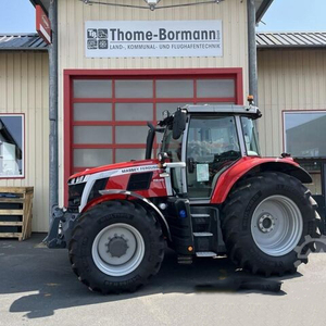 รถแทรกเตอร์ Massey Ferguson 398 ที่ทนทาน พร้อมเครื่องยนต์ทรงพลังสำหรับการปฏิบัติงานในฟาร์มประจำวัน - Product Image 2