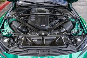Meilleures performances, voiture d'occasion propre, BMW M4 Competition xDrive Coupé 2025, voitures d'occasion prêtes à être expédiées - Product Image 5