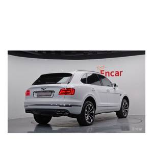 Bentley Bentayga 4.0 V8, Volante a la Izquierda, Caja de Cambios Automática, Asientos de Cuero, Cámara Trasera - Diciembre 2021, 36,198 km, Emisión Euro V, Touch - Product Image 2