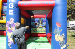 Juego Comercial Inflable de Fútbol Americano: Desafío de Tiros <span class=keywords><strong>a</strong></span> Porterí<span class=keywords><strong>a</strong></span> y Lanzamientos - Product Image 4