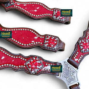 Conjunto de cuello de pecho y cabeza de cuero metálico rojo: tachuela occidental de piel de vaca argentina - Product Image 4